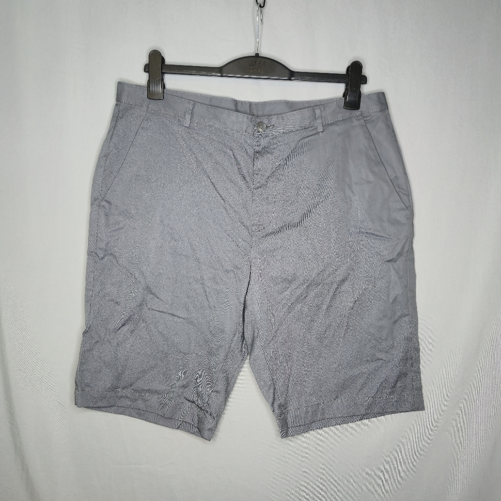 Calvin Klein Men's Casual Shorts Gray Size 36